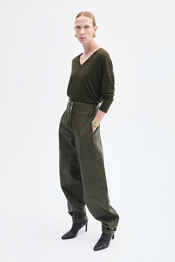 V-Neck Sweater in Fine Cashmere, Olive