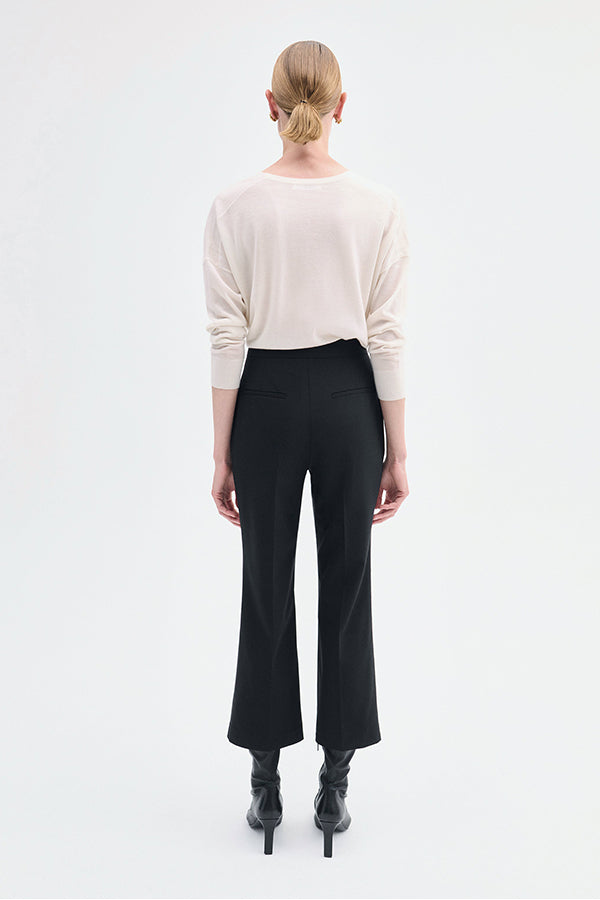 V-Neck Sweater in Fine Cashmere, Ivory