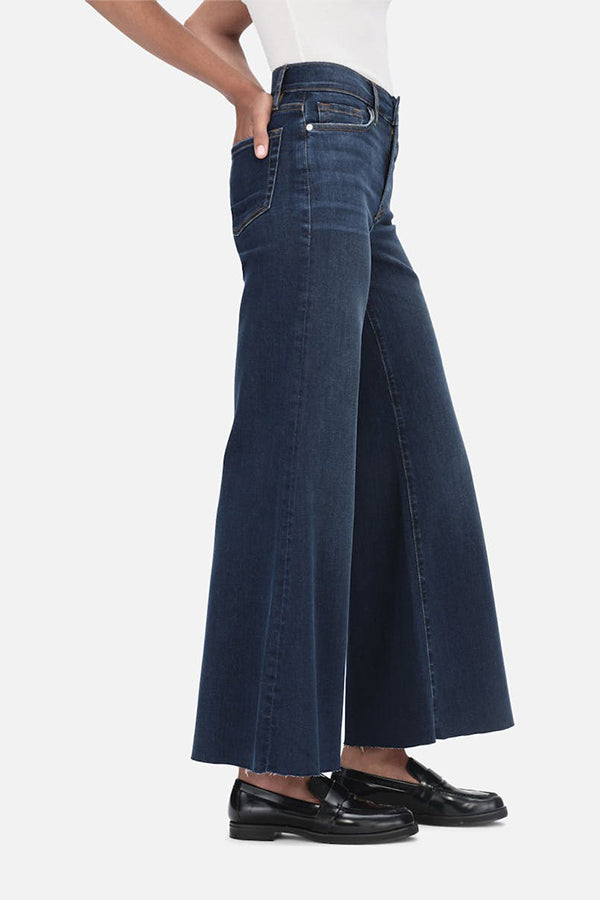 Le Palazzo Crop, Majesty