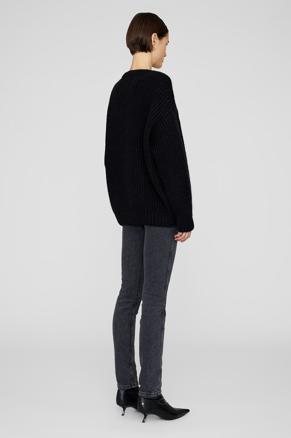 Sydney Crew, Black