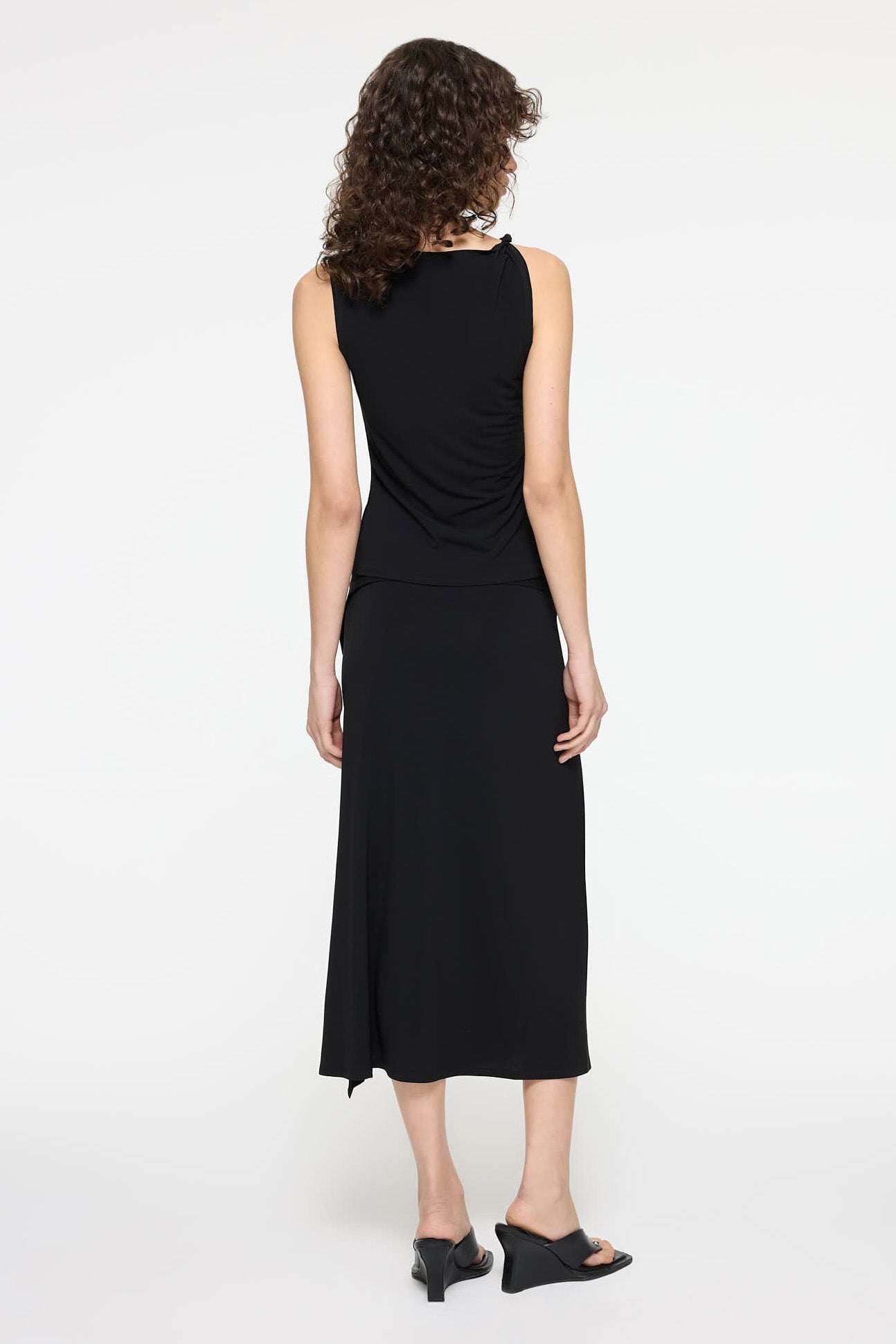 Elemental Twist Singlet Top