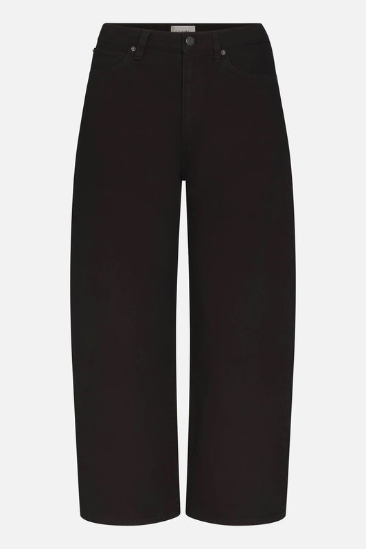 The Bow, Black