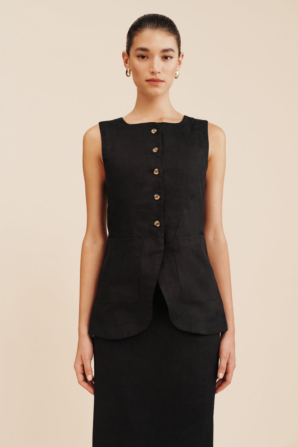 Emma Vest, Black