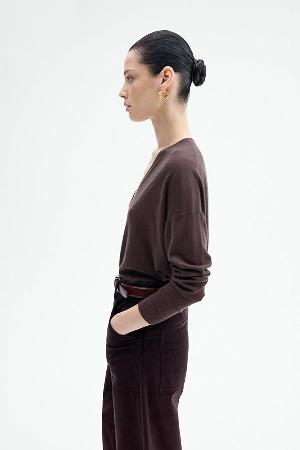 V-Neck Sweater in Fine Cashmere, Choclate
