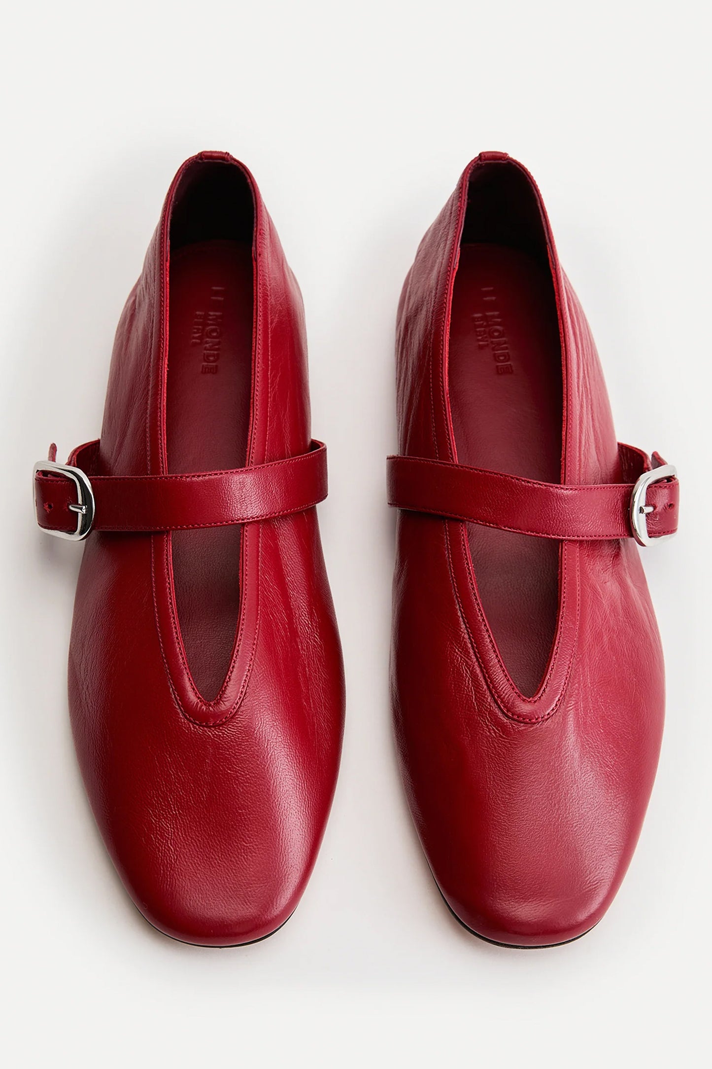 Stella Slipper, Lipstick