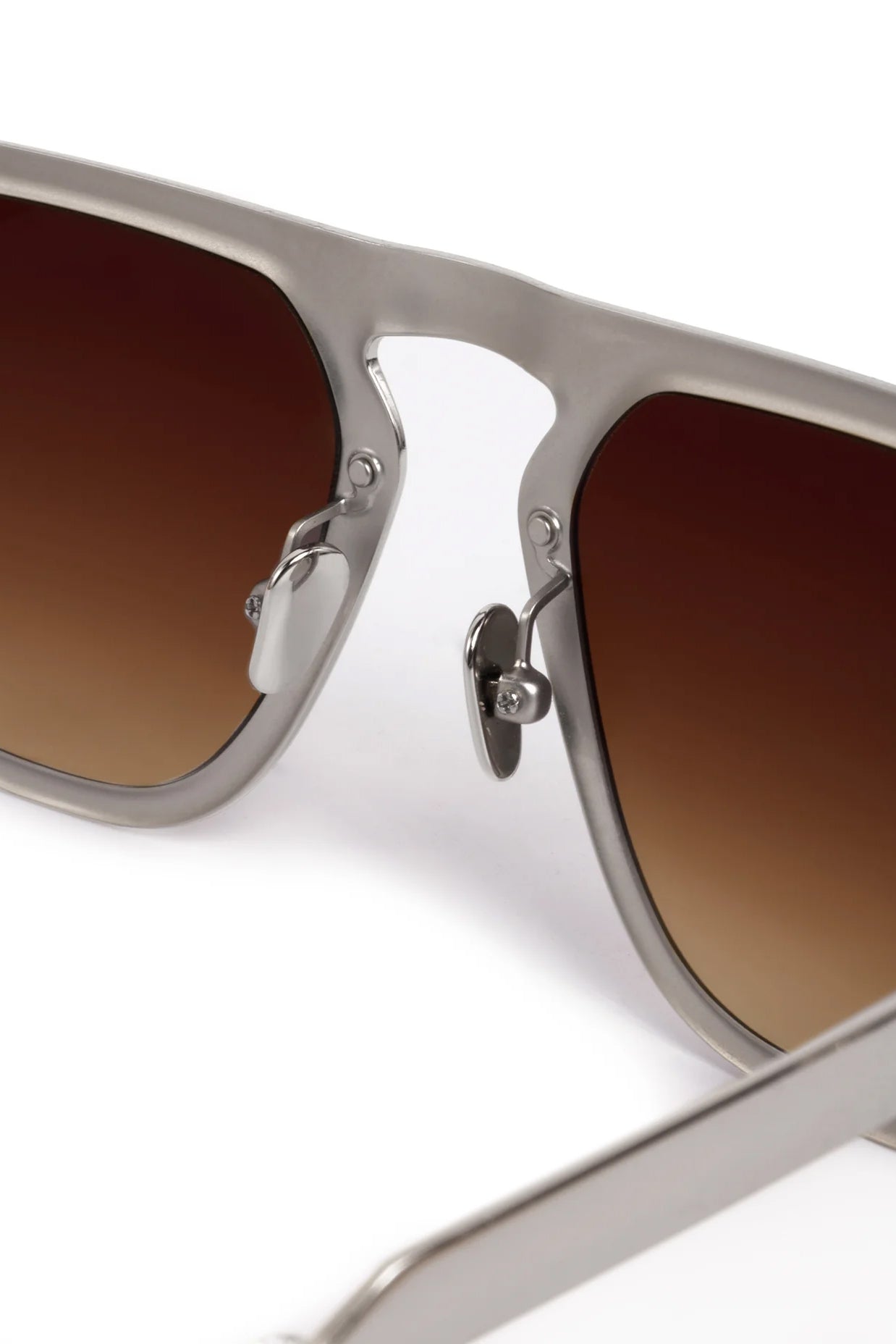 Zander, Gunmetal Chroma + Black Tea