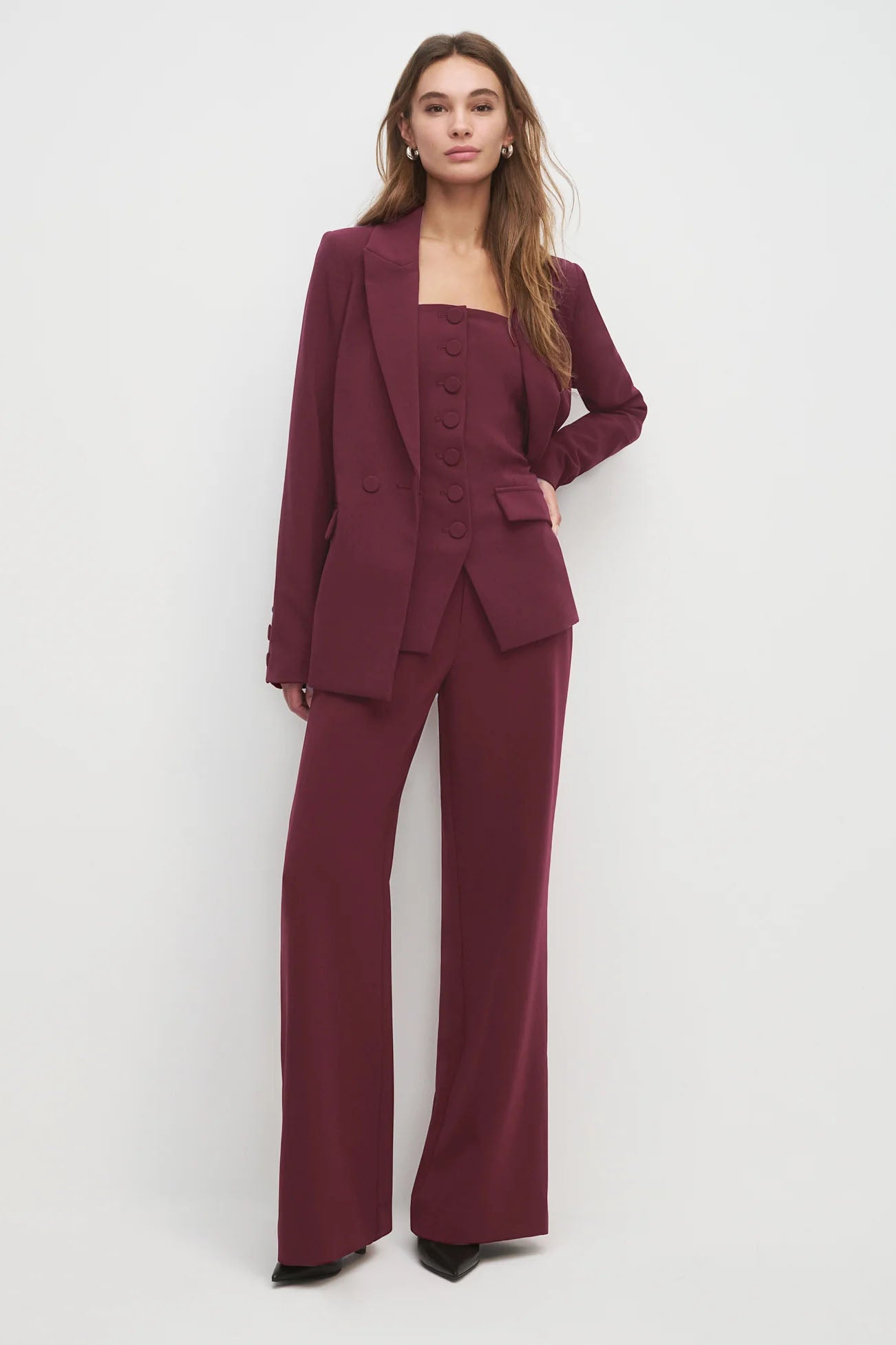 The Jones Pant, Vino